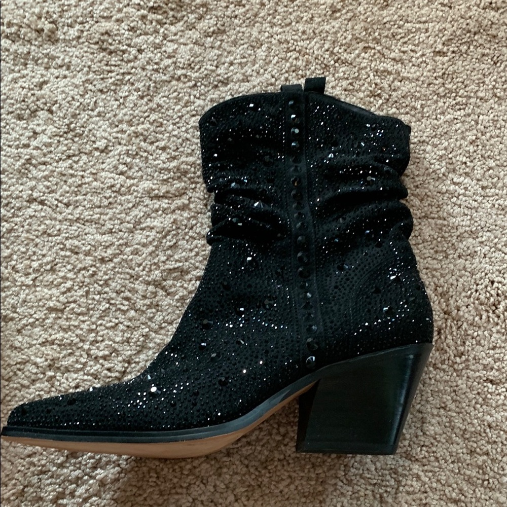 Elegant Black Ankle Boots - Picture 2 of 7